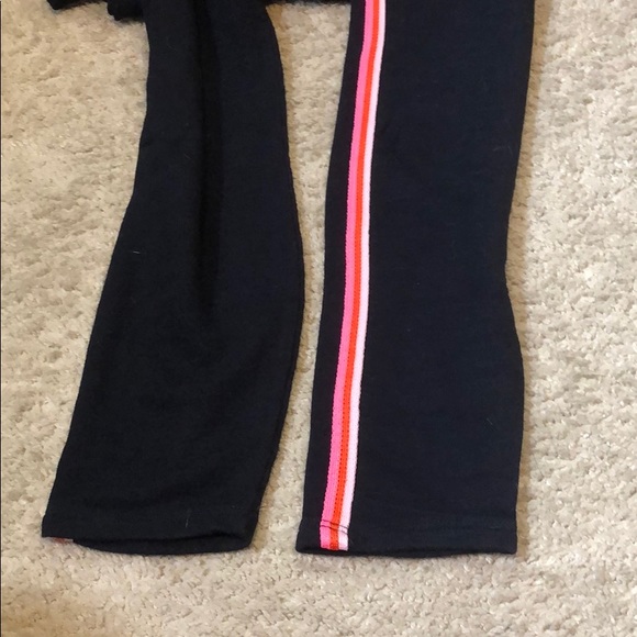 Sundry Set by Equinox Sweatshirt and matching Leggings - Picture 3 of 4